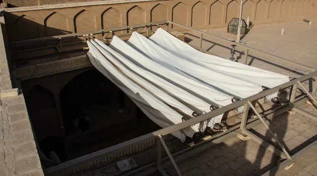 سایبان متحرک برای خانه های حیاط مرکزی(نیمه باز)