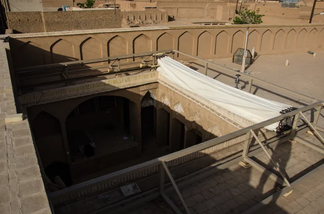 سایبان متحرک برای خانه های حیاط مرکزی(بسته)